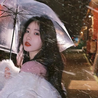 公寓里的两个女人
